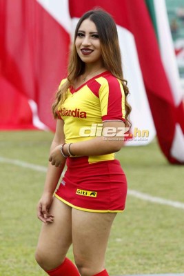 ¿Quién es? La chica pelo negro que enamoró al Yankel con su escote