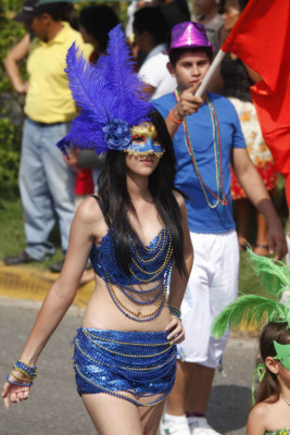 Imágenes de carrozas san pedro sula