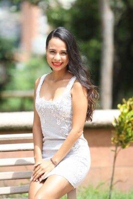 Conocé a Circi Hernández, la bella periodista deportiva que no saldría con un futbolista