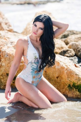 Las infartantes fotos de Brenda Galho que anuncia que ya llegó el verano