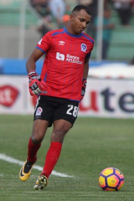 Los 10 futbolistas olvidados por Nahún Espinoza en Olimpia en el Apertura 2018