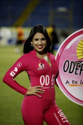 FOTOS: Las hermosas chicas que se robaron las miradas en las semifinales