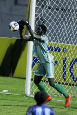 Mercado: Vida se arma hasta los dientes, Motagua ficha dos ex Olimpia y Óscar Salas está de regreso