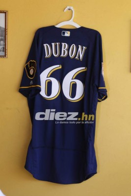 El álbum privado de la estrella del béisbol hondureño Mauricio Dubón