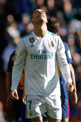 TRISTES: Las dolorosas imágenes de Cristiano tras perder el Clásico ante Barcelona