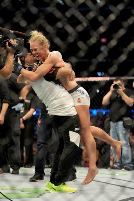 EN FOTOS: Así fue la humillante paliza que le dio Holly Holm a Ronda Rousey