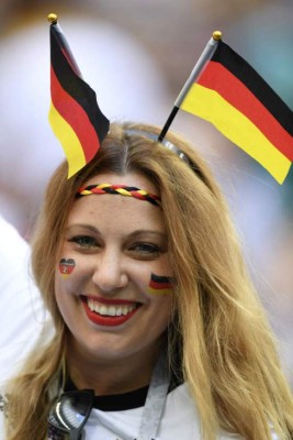 ¡Solo bellezas! Alemanas y mexicanas se roban las miradas en el Luzhniki Stadium