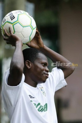 ¿Dónde está y qué hace la camada de futbolistas con los que Carlo Costly debutó en 2006 en Platense?