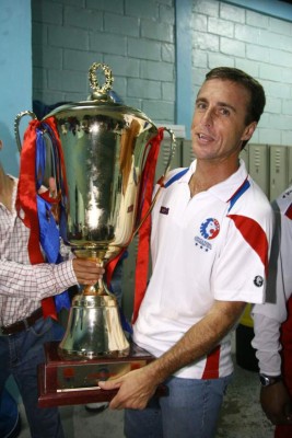 Un holandés entre los los últimos 15 técnicos que han dirigido a Olimpia