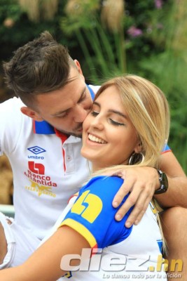 Así es Magali, la sexy novia de Guillermo Chavasco que calienta el clásico Olimpia-Motagua