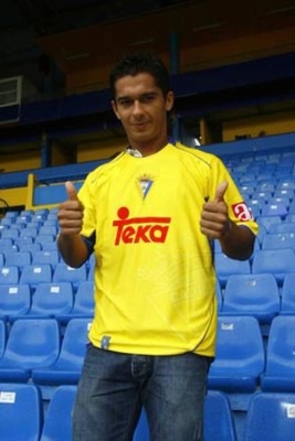 Choco Lozano se une a los fichajes más caros en la historia del Cádiz de España