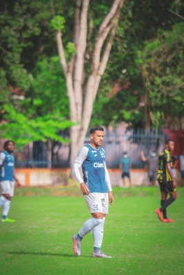 ¡Una mesa de billar! Es considerada como una de las mejores canchas de grama natural en San Pedro Sula