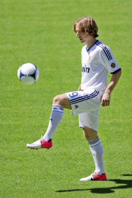 Luka Modric, presentado en el Bernabéu por Real Madrid