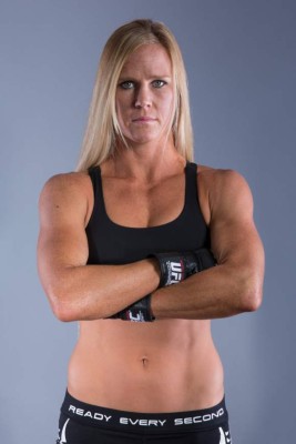 Divina y sexy, así es Holly Holm, la nueva reina de las artes marciales mixtas