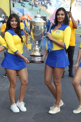 ¡Bellezas! Las mujeres que le dieron el toque lindo a la final Motagua-Real España