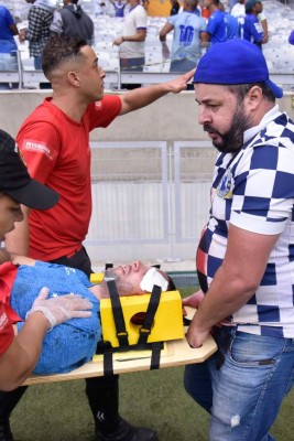 ¡Caos en Brasil! Desciende el Cruzeiro y el estadio se convierte en zona de guerra