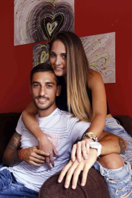 Las elegantes esposas y novias de los futbolistas de la Liga Nacional de las semis