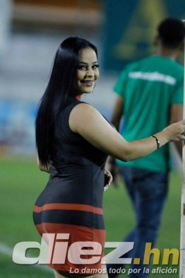 Bonito ambiente y mujeres bellas en Puerto Cortés durante el Platense-Olimpia