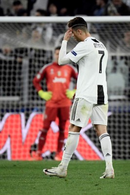 ¡Emotivo festejo! Así celebró en Turín el Ajax su pase a semifinales de Champions