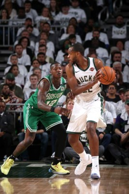 Los Warriors toman ventaja en semifinales ante Rockets