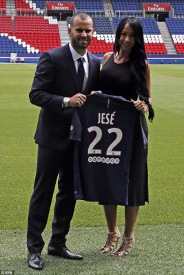 Fotos: Aurah Ruiz se robó las miradas en la presentación de su novio Jesé, fichaje del PSG
