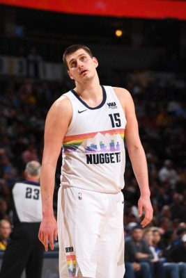 Los más impresionantes salarios que devengan los jugadores clasificados a los playoffs de la NBA