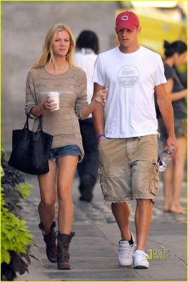 Las famosas que no se resistieron y cayeron en los brazos de deportistas