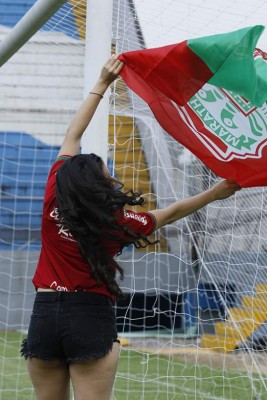 FOTOS: Así es Berenice Banegas, la linda periodista fan de Marathón