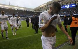Los blancos ganan fácil a un flojo Deportivo, pero la victoria no le sirve para ganar la Liga , AFP.