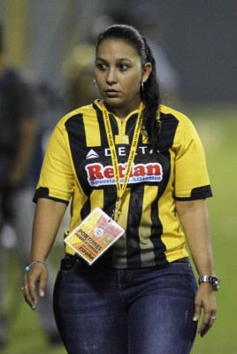 ¡BELLEZA! Las chicas más lindas que adornan el juego Real España-UPN