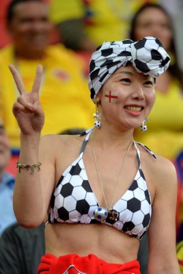 Hermosas colombianas se roban el show en los octavos ante Inglaterra