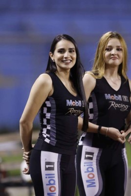 Las lindas chicas que llegaron al clásico entre Real España ante Olimpia