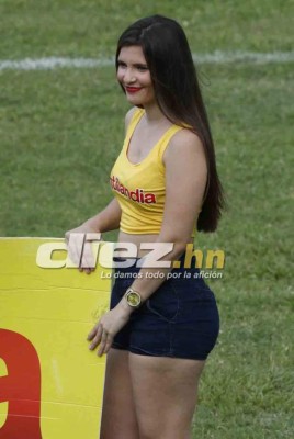 ¡LO MÁS LINDO! Las bellas mujeres que adornaron la jornada de clásicos en Honduras