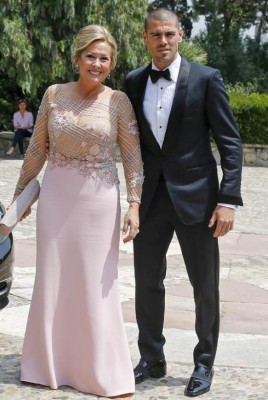 Boda de Víctor Valdés estuvo rodeada de ex jugadores del Barcelona