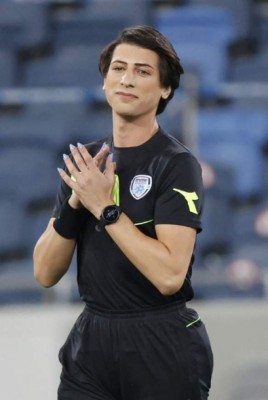 Así es Sapir Berman, una árbitra transexual que dirigió por primera vez un partido en Israel