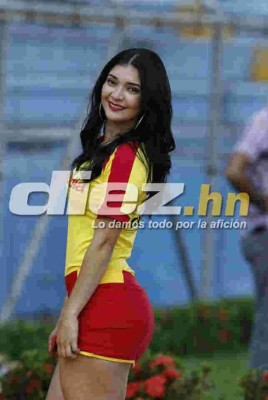 El clásico entre Marathón y Motagua en Pentagonal se llena de chicas muy lindas