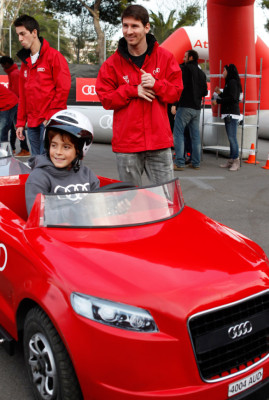 El FC Barcelona recoge sus nuevos Audi.