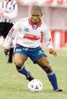 ¡Las cinco estrellas bien puestas! Futbolistas hondureños que jugaron en equipos de renombre por el mundo