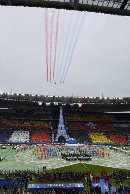 Así fue la espectacular inauguración de la Eurocopa de Francia 2016