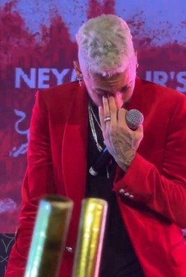 Fotos: El fiestón Neymar por su cumpleaños... ¡y en muletas!