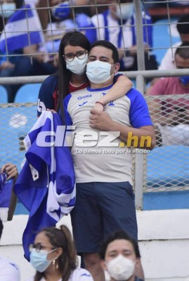 Las bellezas del Honduras vs Estados Unidos: las 'conejitas' acaparan las cámaras y roban corazones