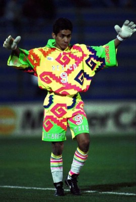 Con una del Barça y Real Madrid: estas son las camisetas más horribles que se han visto en el fútbol
