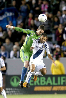 Galaxy manda goleado a casa al Seattle