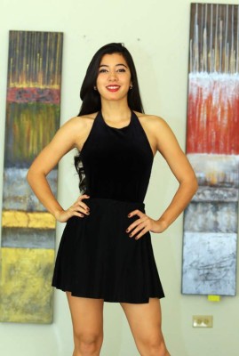 ¡BELLEZA! Así es Carolina Vaquedano, la chica que engalana 180 grados