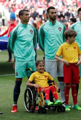 NO SE VIO EN TV: Le piden matrimonio a Cristiano en la Copa Confederaciones