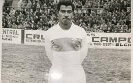 Carlos 'Calistrín' Suazo estuvo desde 1957 a 1960 en las filas del Elche de España.