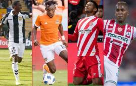 Bryan Róchez y Antony 'Choco' Lozano están peleando por no descender.