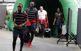 Momento en que los jugadores de Trinidad y Tobago entraban al hotel de concentración en San Pedro Sula.