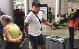 Roger Rojas viajó este martes rumbo a San José, de momento, afirma no hay ofertas.