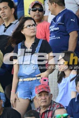 ¡Solo belleza! Las lindas chicas que adornaron la última fecha del torneo Clausura